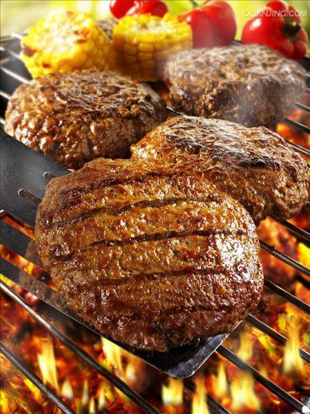 p>烧烤(grill),是指肉及肉制品置于木炭或电加热装置中烤制的过程.